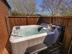 ROSE LODGE, pet friendly, luxury holiday cottage in Staithes - Image 5