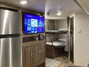 Country camping feel in the middle of Charleston Metro Area - Image 3