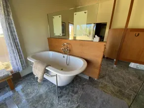 Private Contemporary Adobe on 5 Acres, Beautiful Mountain Views, Salt Water Pool - Image 4