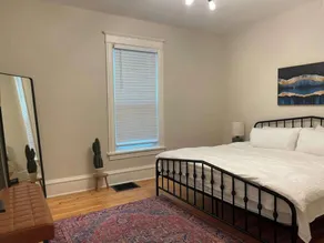 Trendy and Stylish 3BR Uptown Unit - Image 4