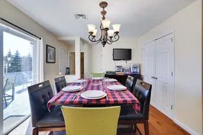 Stunning Lakefront, 1 King, 3 Queens, 3 Double Beds - Image 5