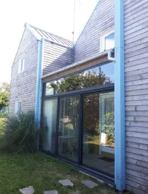 House near the beach - Image 5
