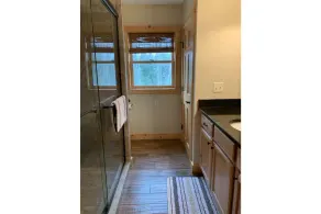 4bdrm Chalet-close to downtown & outdoor adventure - Image 5