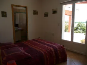 Mellem strand og bjerg, rummelig villa med swimmingpool ideel til familie eller venner - Image 4