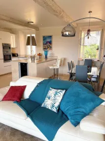 Fully air-conditioned 4-star luxury village house - Image 4