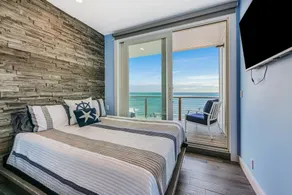 Private Home with Pool and Best Views in Ocean Beach! Docking for Private Boat. - Image 5
