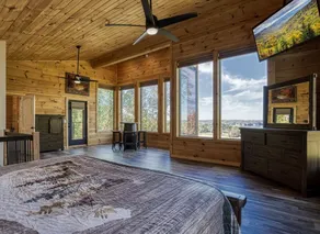 Smoky Lake Retreat 3 Bedroom Cabin by RedAwning - Image 4