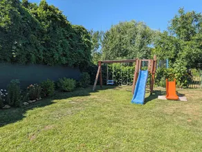 Holiday home with pool and internet - Image 3