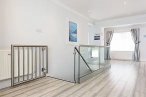 Stunning house sleeping 14 overlooking Looe Bay - Image 3
