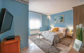 Awesome Apartment In Pula With Kitchen - Image 4