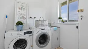 Seaview Cottage and pool - Wifi and Linen included - Image 2