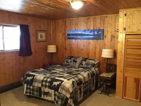 Yellowstone Base Camp- Cabin located on the Chief Joseph Highway - Image 4