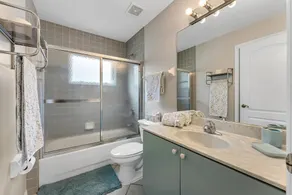 Villa Bellevue - Beautiful lakefront rental with pool with 3 bedroom & 2 bath - Image 3