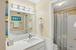 1BR Erdgeschosswohnung mit abgeschirmter Veranda! Nur wenige Schritte vom Pool entfernt! - Image 3