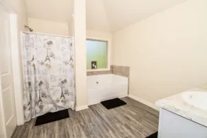 Cheerful & Spacious 4bedroom home away from home! - Image 4
