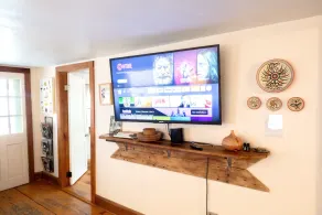 Private Mountain Retreat near Hot Springs & Appalachian Trail - Image 3