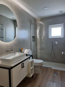 House with a swimming pool, soccer field, and hot tub—completely private - Image 4