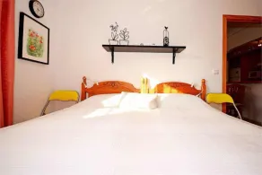 Gemütliche Wohnung im zweiten Stock mit großem Pool - Image 5