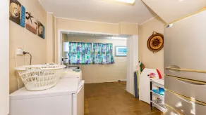 Bribie Beach House On Solander - Image 4
