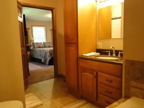 Haus am See mit 2 Schlafzimmern und Privatsphäre! Wunderschöne Aussicht und zahlreiche Annehmlichkeiten ... - Image 3