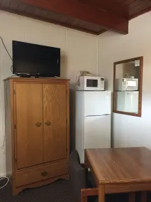 Lazy U Motel - Image 5