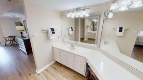 Spacieux appartement en copropriété entièrement équipé avec jacuzzi, piscine et sauna | À côté de la plage - Image 4