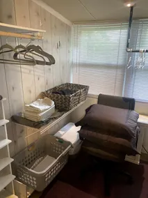 Smoke Free!!The Rock House Bnb, StL. Centrally Located + Park. 8 person Max! - Image 5