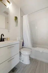Charming 2BR 1Bath SofaBed with Mountain Sunset and Ocean Views - Image 2