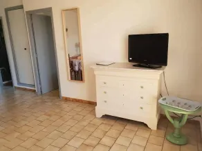 (I) flat with one bed room - Image 2