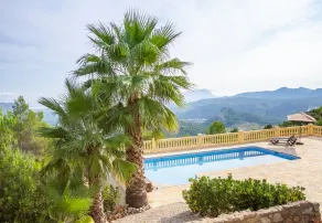 Room with a breathtaking view over the mountains to the Mediterranean Sea - Image 4