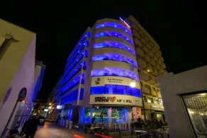 Les Palmiers Sunorama Beach Apartments - Image 3