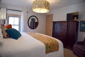 Expansive 1-Bedroom Apartment with Large Rooms and Dedicated Workspaces - Image 3