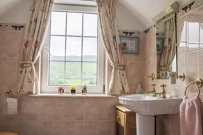 3 bedroom house on a farm , situated on the Beara Way walking trail. - Image 5