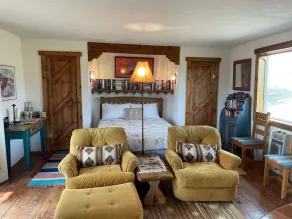 Truchas Mountain Casita - Image 3