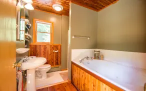 The Lingerlong Lodge - Image 2