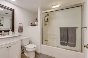 2 Master Suites with King beds fast Wifi - Image 3