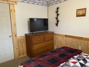 SPRING GETAWAY! Comfortable 2BR cozy cottage just a few steps from Sandusky Bay! - Image 4