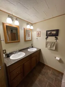 Cozy, Modern, Apartment - Image 3