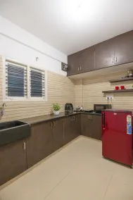 Luxury Service Apartments - Image 4