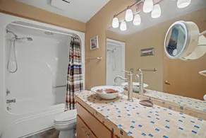 Cozy Riverfront Retreat with Access to The Cove - Image 4