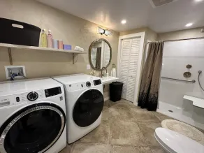  Luxury 3/2, Wheelchair access, Hot Tub+Lift, Yard, Fireplace Walk to Lighthouse - Image 5