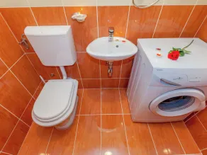 Peaceful Apartment in Dramalj with Hot Tub - Image 4