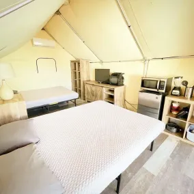 #10 Son's River Ranch - Glamping Cabin w/ 2 Queen Beds - Image 5