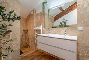 Apartment 'Louis 13' with Lake View, Wi-Fi and Air Conditioning - Image 3