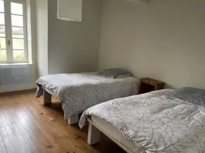 Pretty renovated farmhouse - Image 4