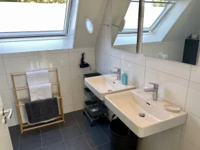 A lovely apartment, just 200 meters from downtown Bergen and close to the beach! - Image 2