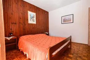 Holiday apartment with terrace and air conditioning - Image 3