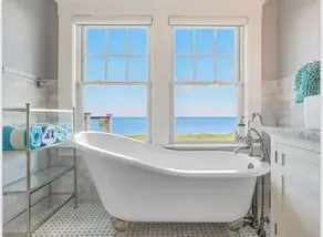 Luxury Beachfront Cottage - Image 4