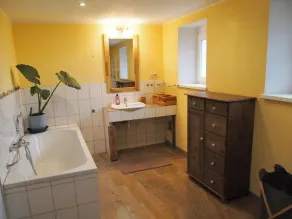 NEU Fewo im Bauernhaus mit idyllischem Innenhof und Naturgarten - Image 2