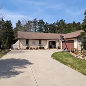 Single Family House in a quiet, friendly subdivision with a park near. - Image 4